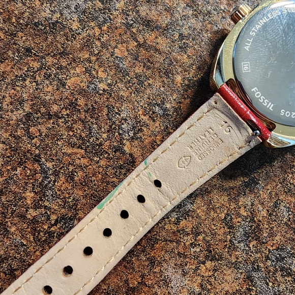 Fossil brand Limited Edition Chinese New Year, Year of The Dragon Women's Watch - Picture 6 of 7